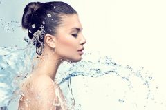 ブースター化粧水はニキビケアにも使える?おすすめの導入液を紹介!