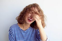 「イソラコン」は中高年女性に人気!高品質のイソフラボンサプリの口コミは?