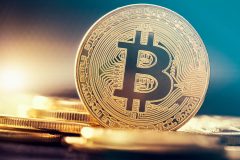 ビットコインとは何か?電子マネーとの違いやブロックチェーンを解説