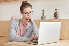 投資信託の手数料を詳しく解説!ノーロード投信や信託報酬とは何か