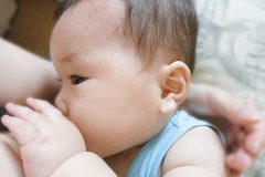 母乳のつまりの3つ原因と解消法|定番は授乳期専用ハーブティー!