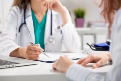多汗症を治療する方法は?費用や保険適用を事前にチェックしよう!